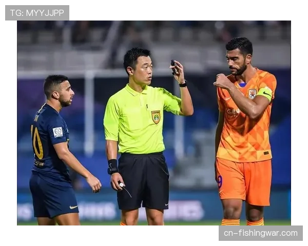 争议瞬间：VAR长时间复核后取消南特点球，引发主队球迷强烈不满